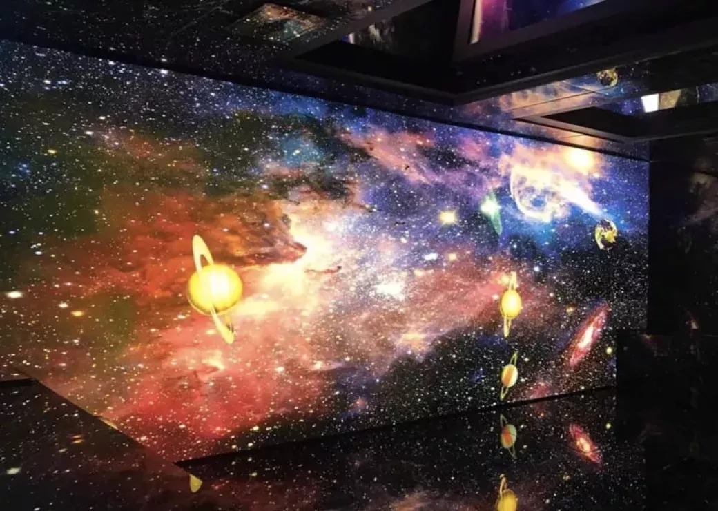 Trần xuyên sáng 7 màu - Mẫu 3