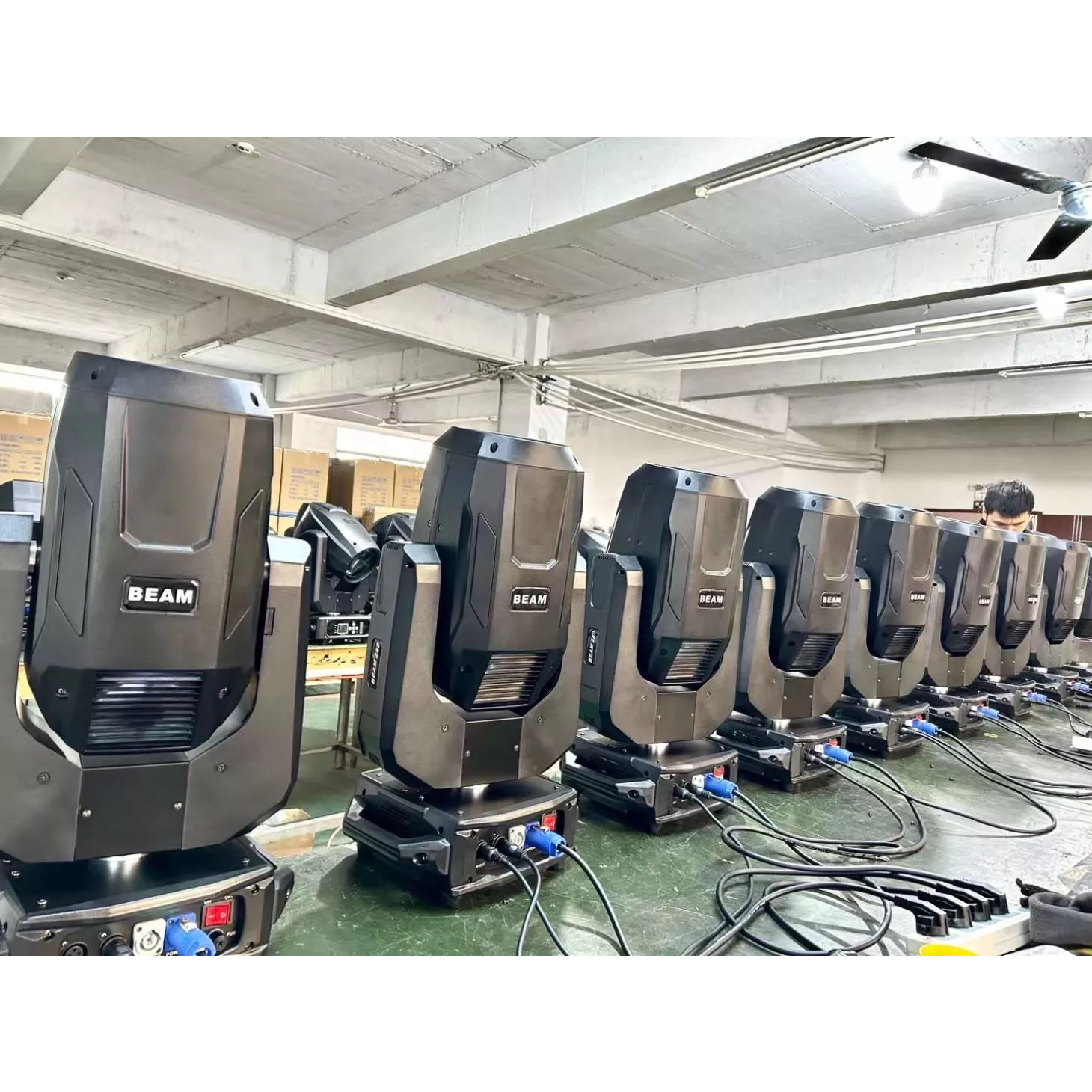 MOVING HEAD BEAM 260W