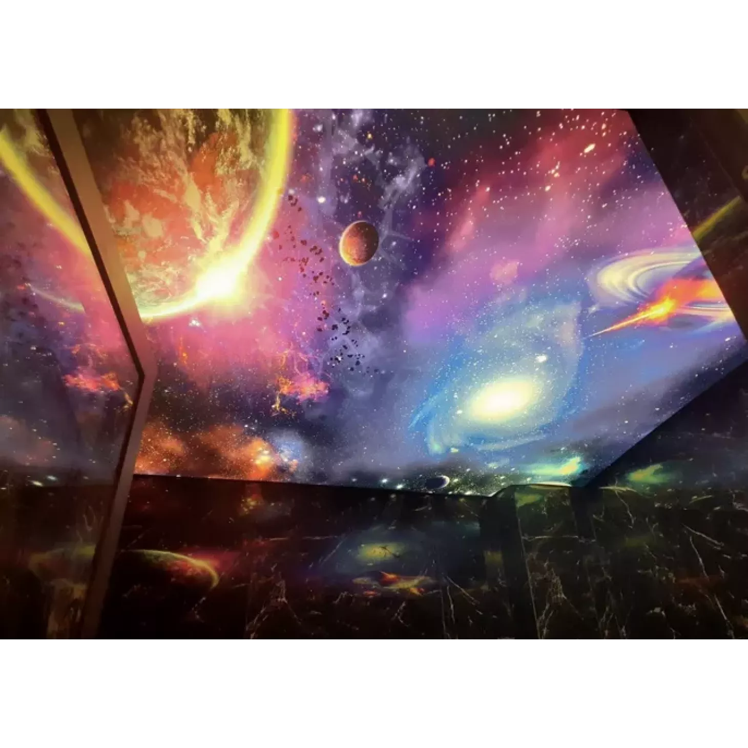 Trần xuyên sáng 7 màu -  Phòng xem Phim Vũng Tàu 