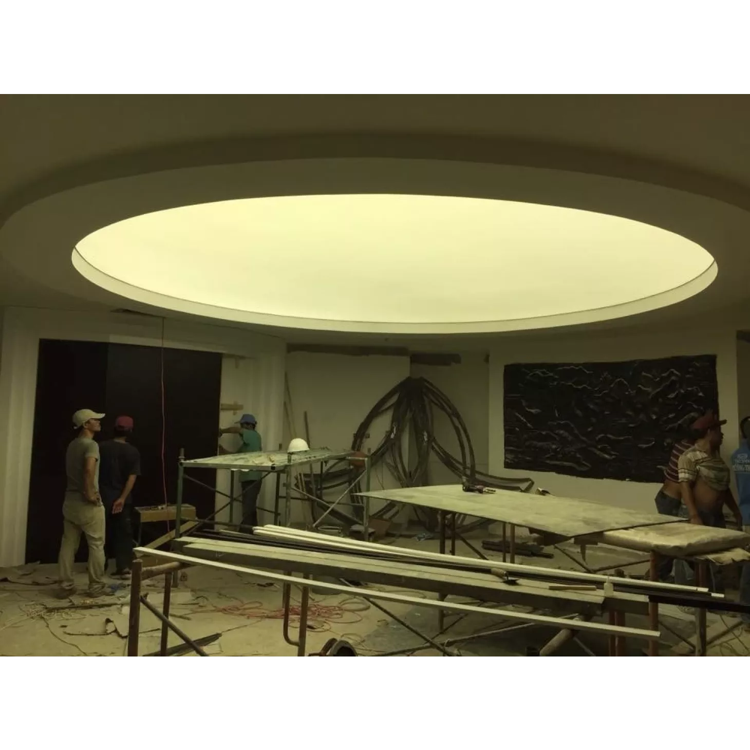 TRẦN ÁNH SÁNG TRẮNG - MẪU 3